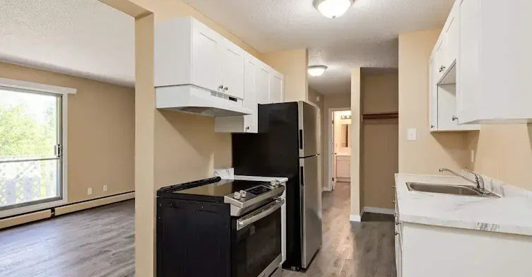 103-10803 113 Street NW, Edmonton, AB, T5H 3J1 - 11