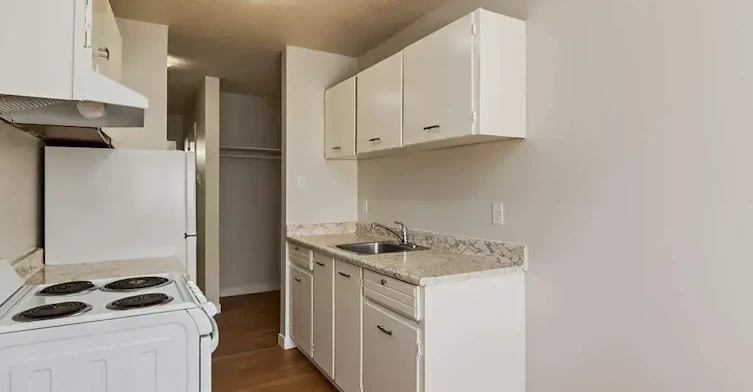 103-10803 113 Street NW, Edmonton, AB, T5H 3J1 - 5