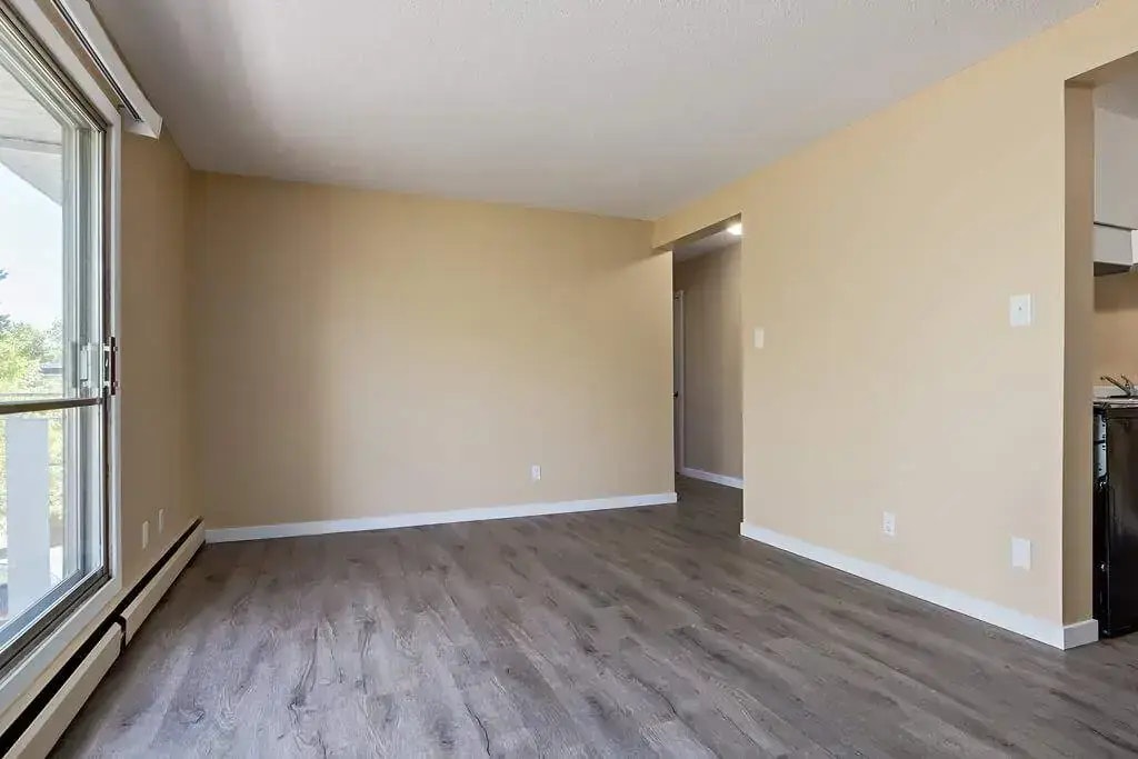103-10803 113 Street NW, Edmonton, AB, T5H 3J1 - 9