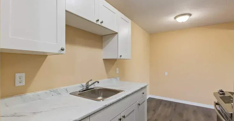 103-10803 113 Street NW, Edmonton, AB, T5H 3J1 - 13
