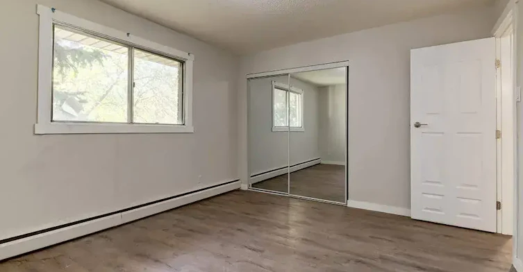 103-10803 113 Street NW, Edmonton, AB, T5H 3J1 - 23