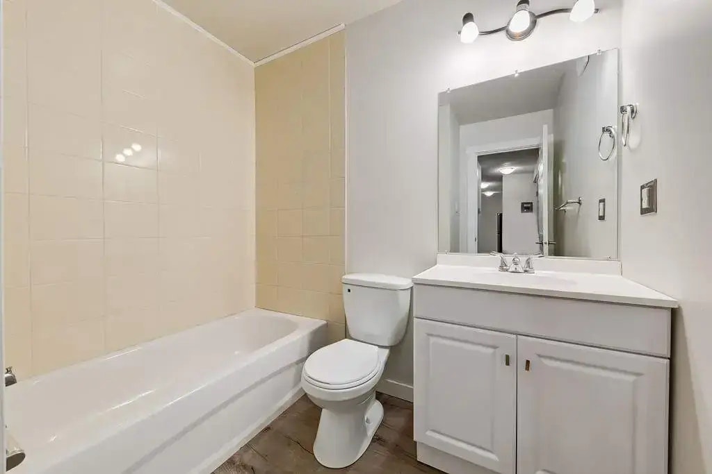 103-10803 113 Street NW, Edmonton, AB, T5H 3J1 - 24