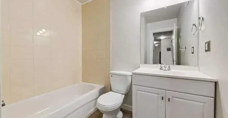 103-10803 113 Street NW, Edmonton, AB, T5H 3J1 - 24