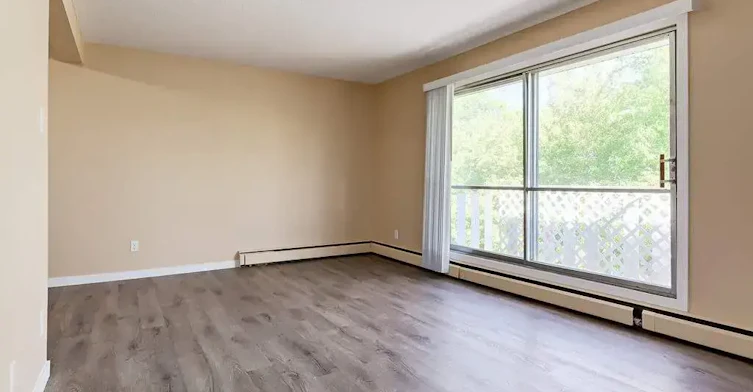103-10803 113 Street NW, Edmonton, AB, T5H 3J1 - 8