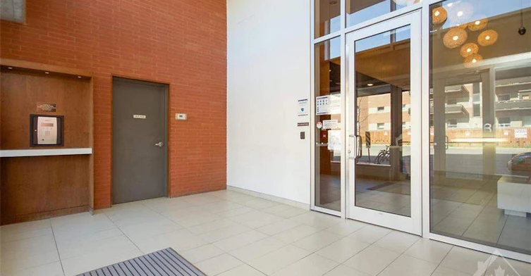 215-354 Gladstone Avenue, Ottawa, ON, K2P 0Y8 - 2