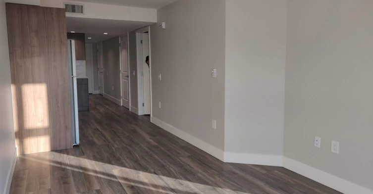 201-5656 Victoria Drive, Vancouver, BC, V5P 3W4 - 5