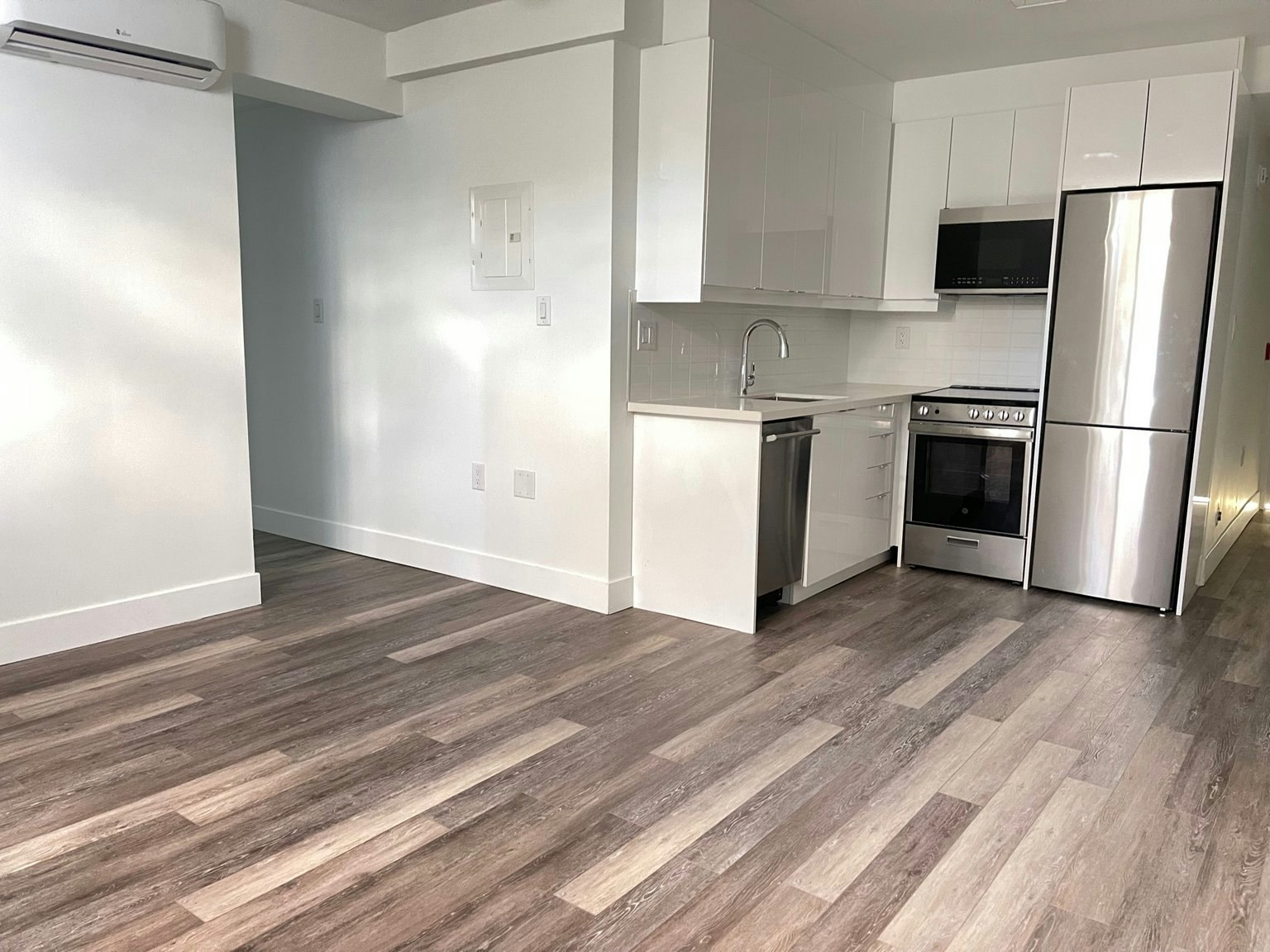 11 Cannon Road, Toronto, ON, M8Y 1R8 - 7