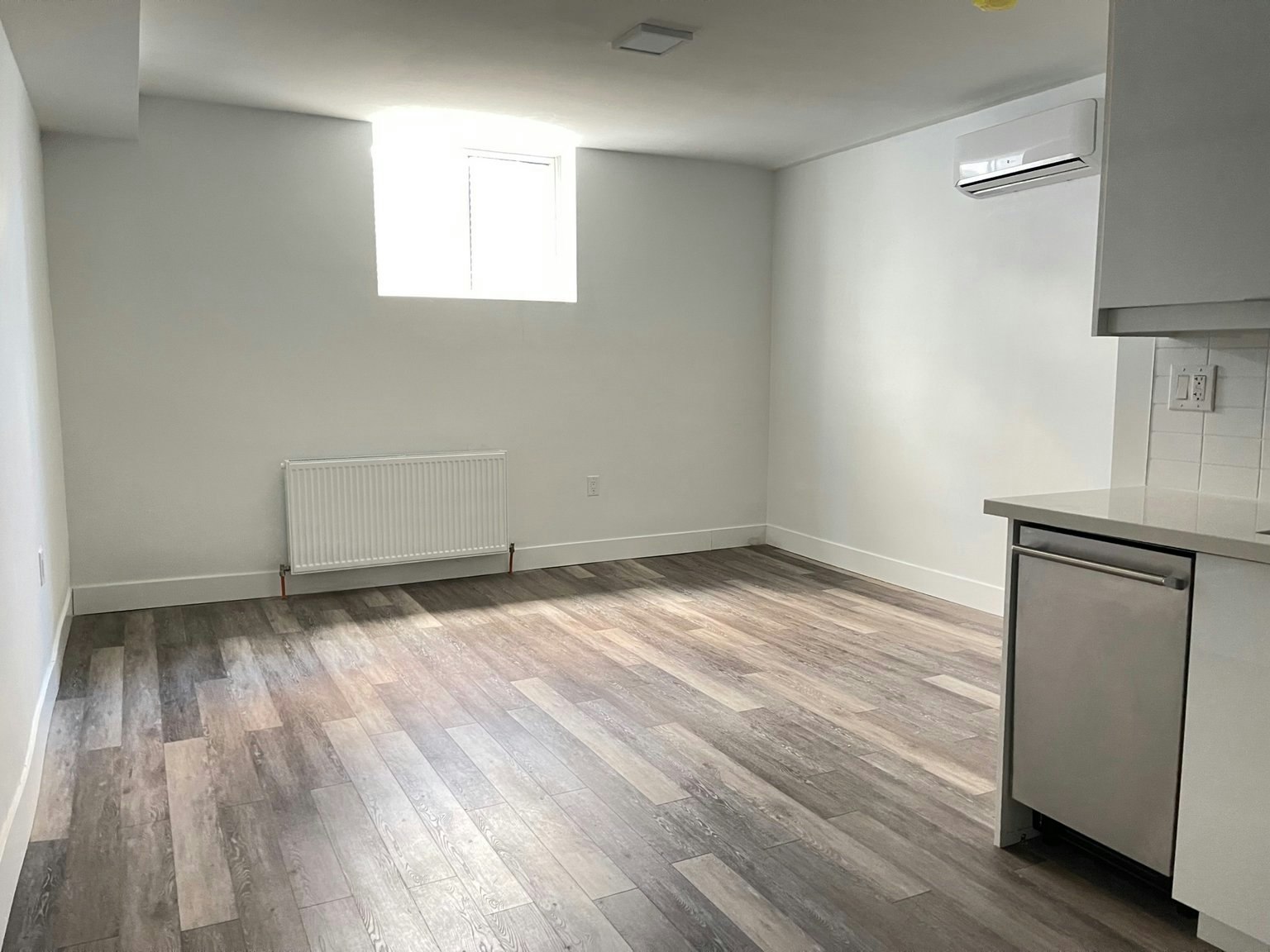 11 Cannon Road, Toronto, ON, M8Y 1R8 - 6