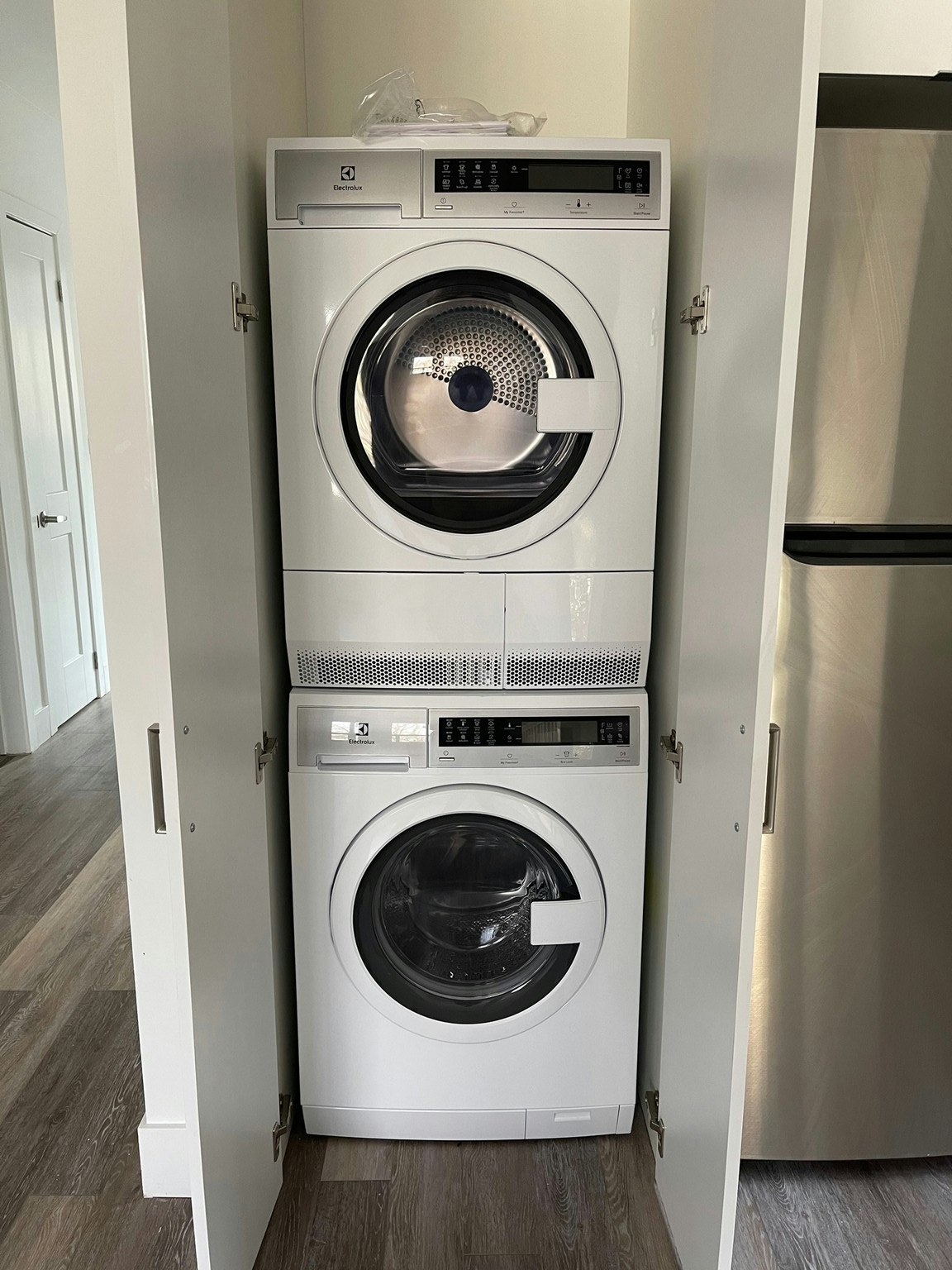 11 Cannon Road, Toronto, ON, M8Y 1R8 - 11