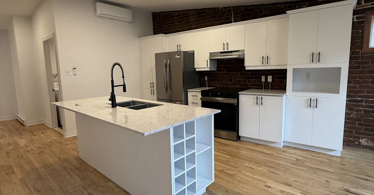 501-250A Saint Paul Rue Est, Montréal, QC, H2Y 1G9 - 2