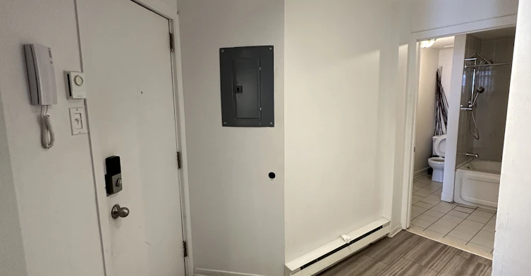 302-250A Saint Paul Rue Est, Montréal, QC, H2Y 1G9 - 7
