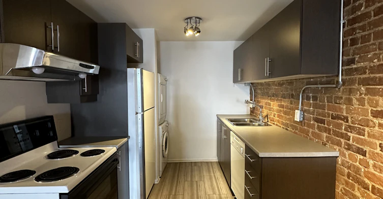 302-250A Saint Paul Rue Est, Montréal, QC, H2Y 1G9 - 5