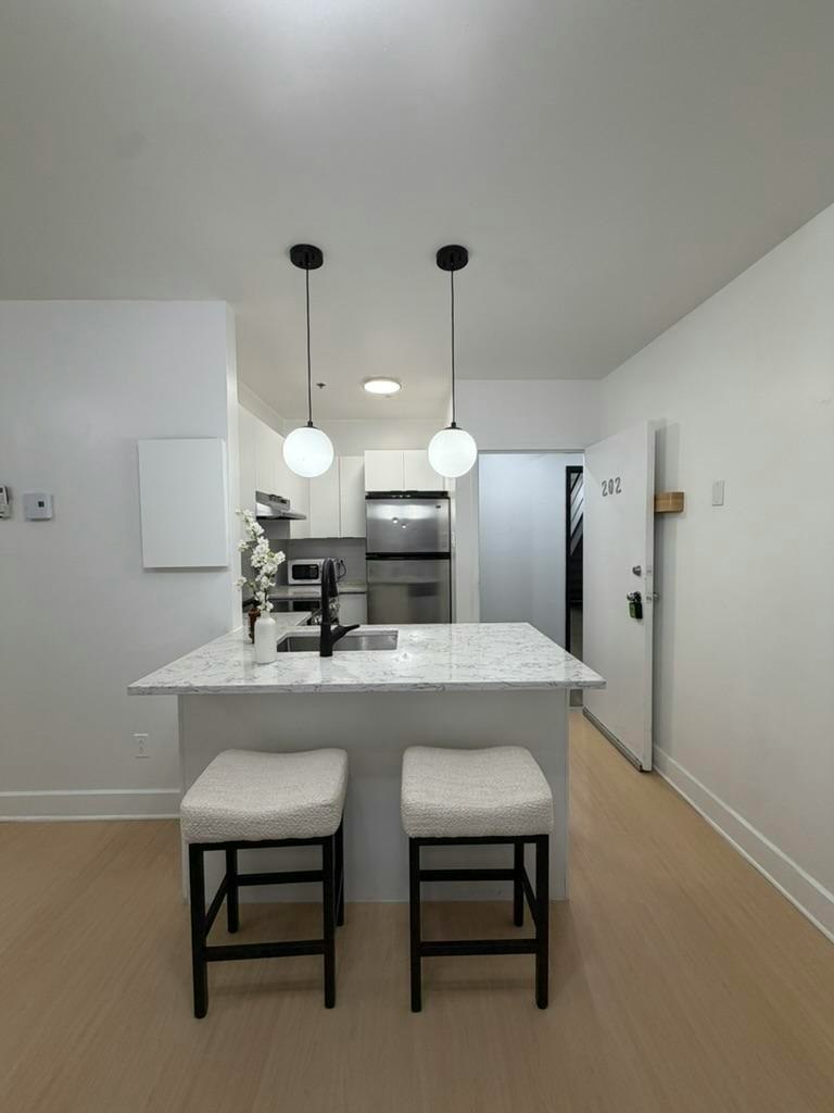 202-468 Mcgill Rue, Montréal, QC, H2Y 2H2 - 2