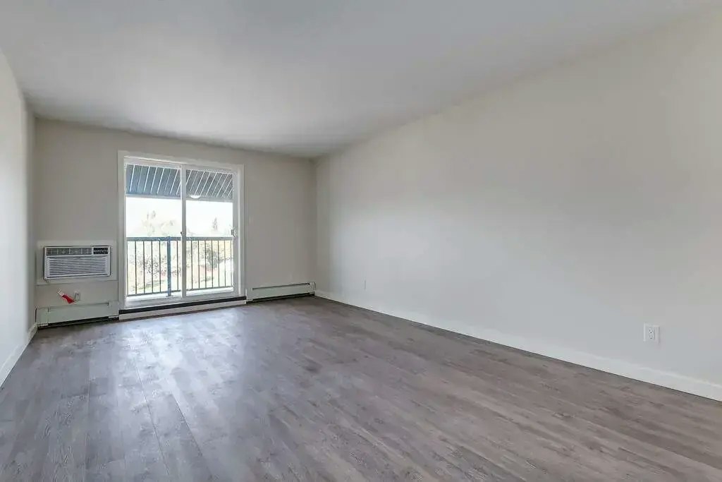 104-1440 28 Street E, Prince Albert, SK, S6V 6Z5 - 16