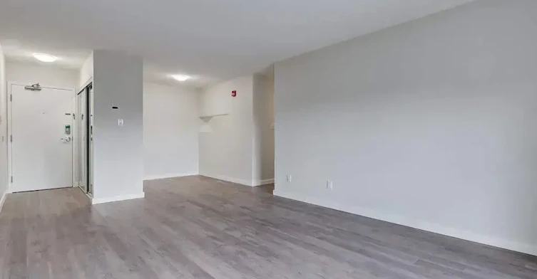 201-1440 28 Street E, Prince Albert, SK, S6V 6Z5 - 10