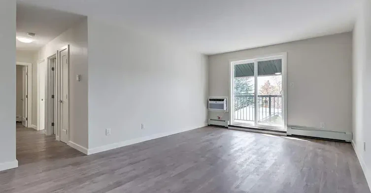 201-1440 28 Street E, Prince Albert, SK, S6V 6Z5 - 9