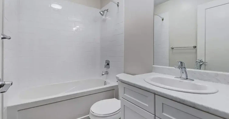 201-1440 28 Street E, Prince Albert, SK, S6V 6Z5 - 7