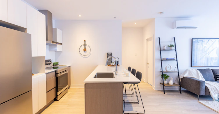 900 Cure Labelle Boulevard, Laval, QC, H7V 2V5 - 9