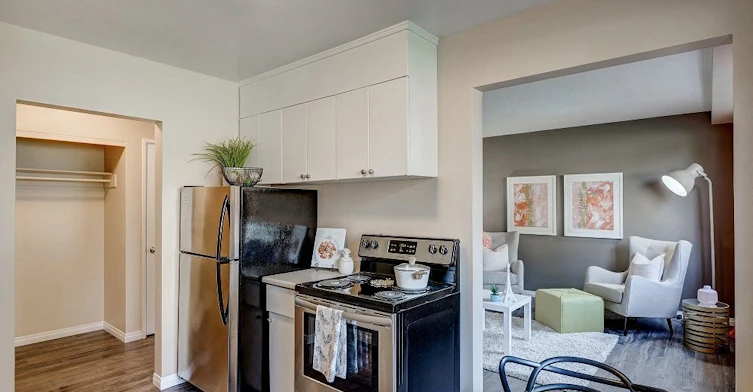 59-204-11405 132 Street NW, Edmonton, AB, T5M 1G1