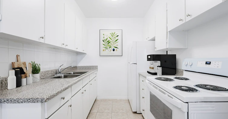 408-125 Neptune Drive, Toronto, ON, M6A 1X3 - 5