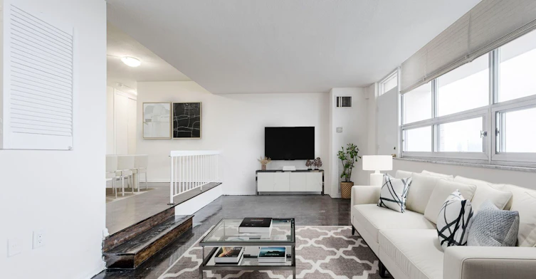 408-125 Neptune Drive, Toronto, ON, M6A 1X3 - 2