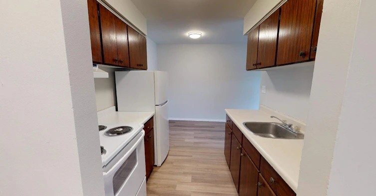 575 University Avenue, Windsor, ON, N9A 5R4 - 4