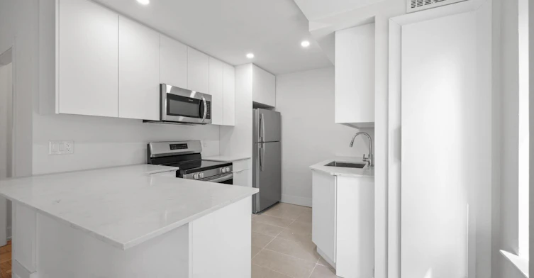 110 St. Clair Avenue West, Toronto, ON, M4V 1N4 - 14