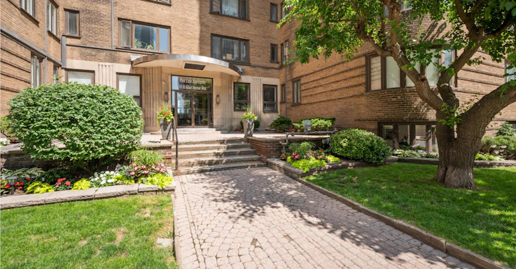 110 St. Clair Avenue West, Toronto, ON, M4V 1N4 - 3