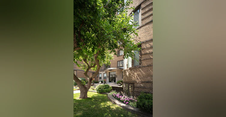 110 St. Clair Avenue West, Toronto, ON, M4V 1N4 - 24