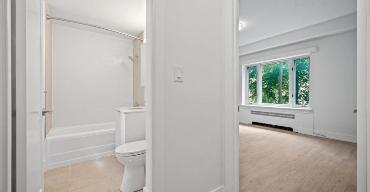 110 St. Clair Avenue West, Toronto, ON, M4V 1N4 - 12
