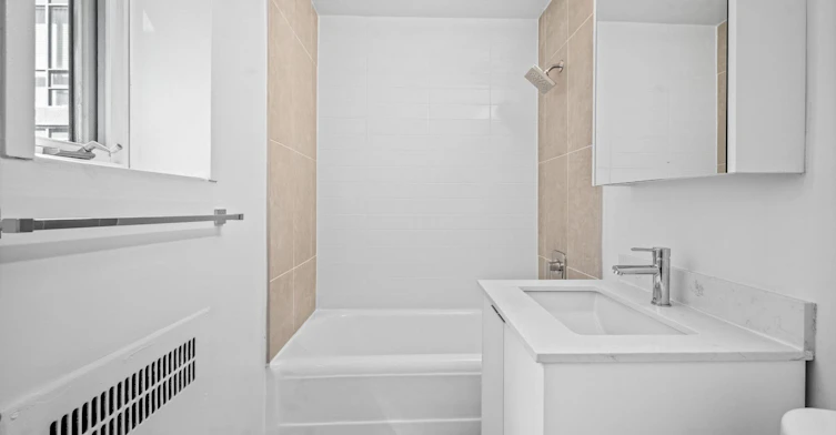 110 St. Clair Avenue West, Toronto, ON, M4V 1N4 - 14