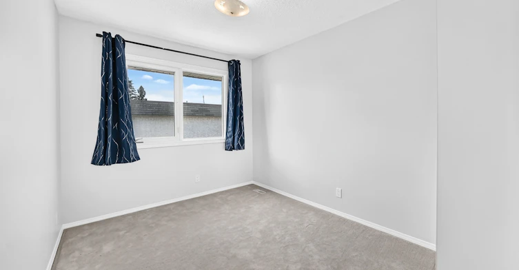 11447 22 Avenue NW, Edmonton, AB, T6J 4V8 - 12