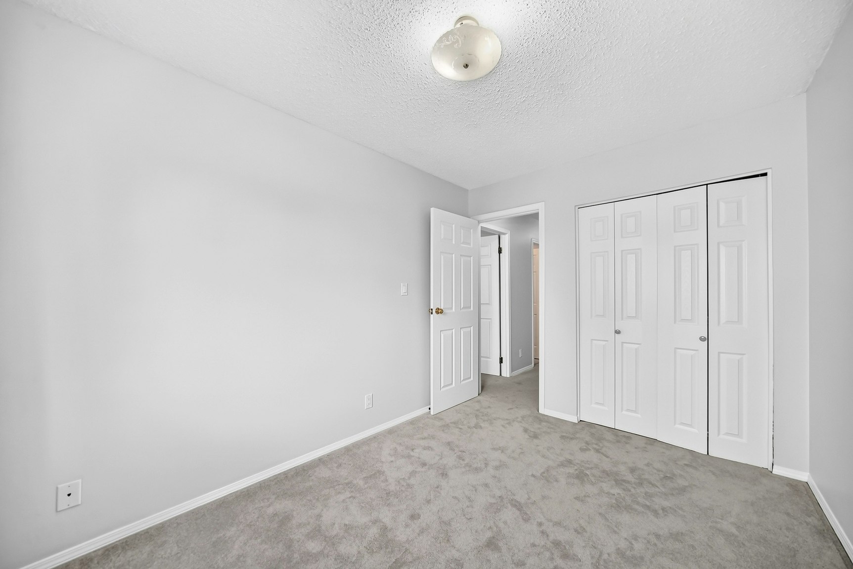 11447 22 Avenue NW, Edmonton, AB, T6J 4V8 - 18