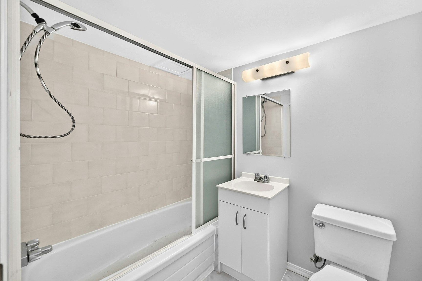 11447 22 Avenue NW, Edmonton, AB, T6J 4V8 - 17