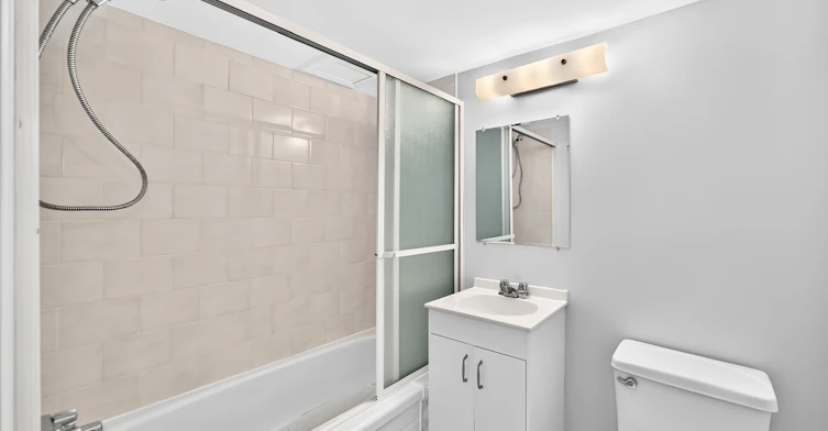 11447 22 Avenue NW, Edmonton, AB, T6J 4V8 - 17