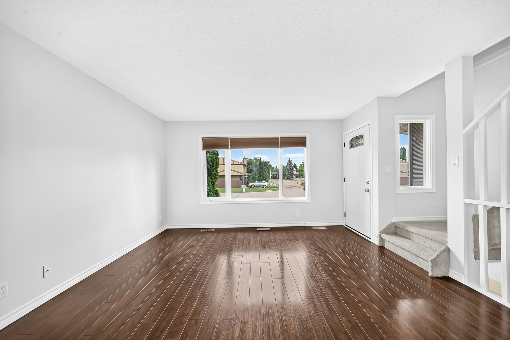 11447 22 Avenue NW, Edmonton, AB, T6J 4V8 - 9