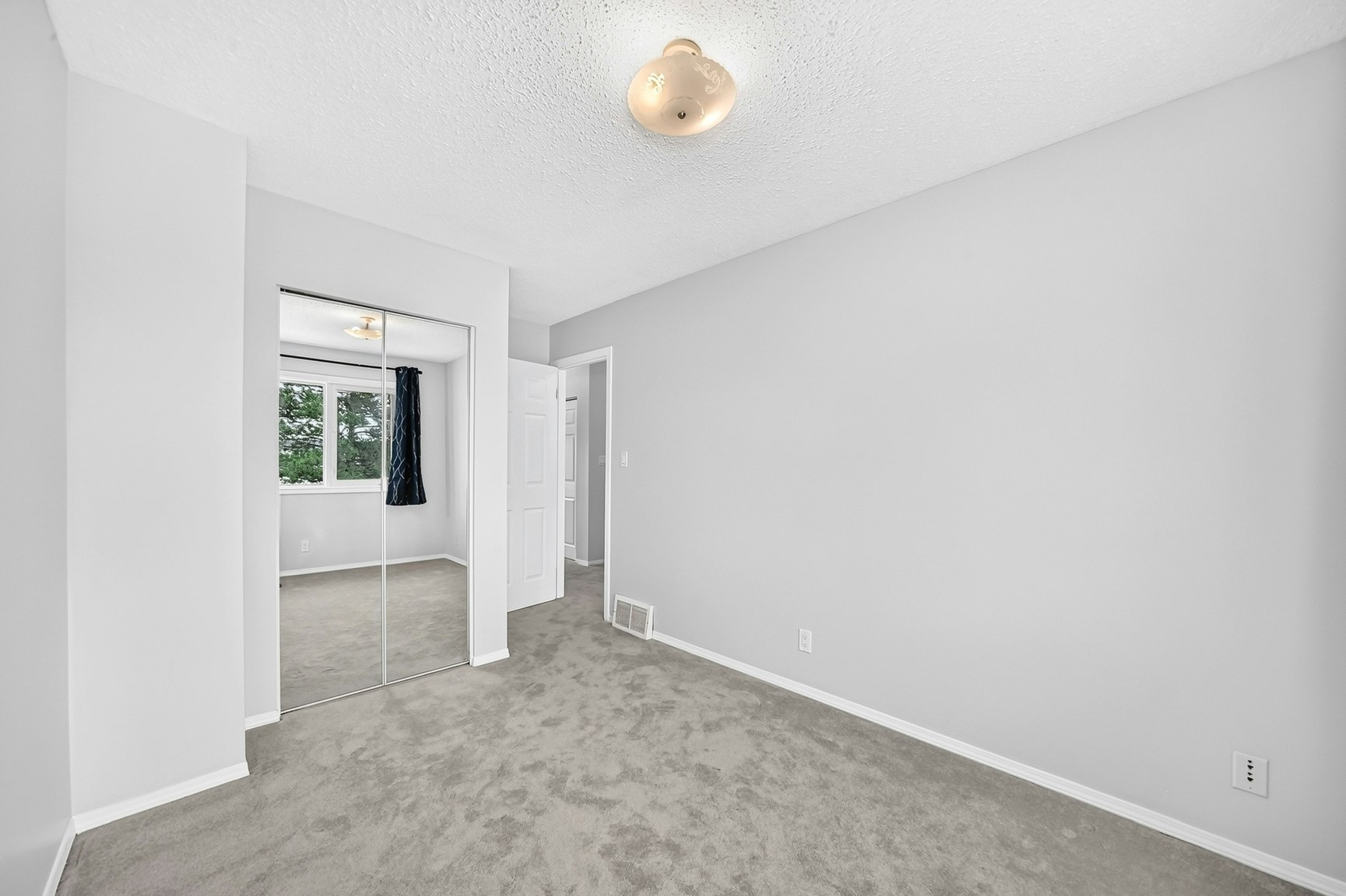 11447 22 Avenue NW, Edmonton, AB, T6J 4V8 - 13