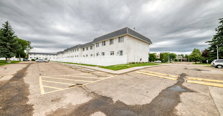11447 22 Avenue NW, Edmonton, AB, T6J 4V8 - 23