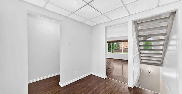 11447 22 Avenue NW, Edmonton, AB, T6J 4V8 - 11