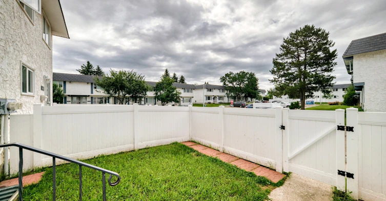 11447 22 Avenue NW, Edmonton, AB, T6J 4V8 - 19