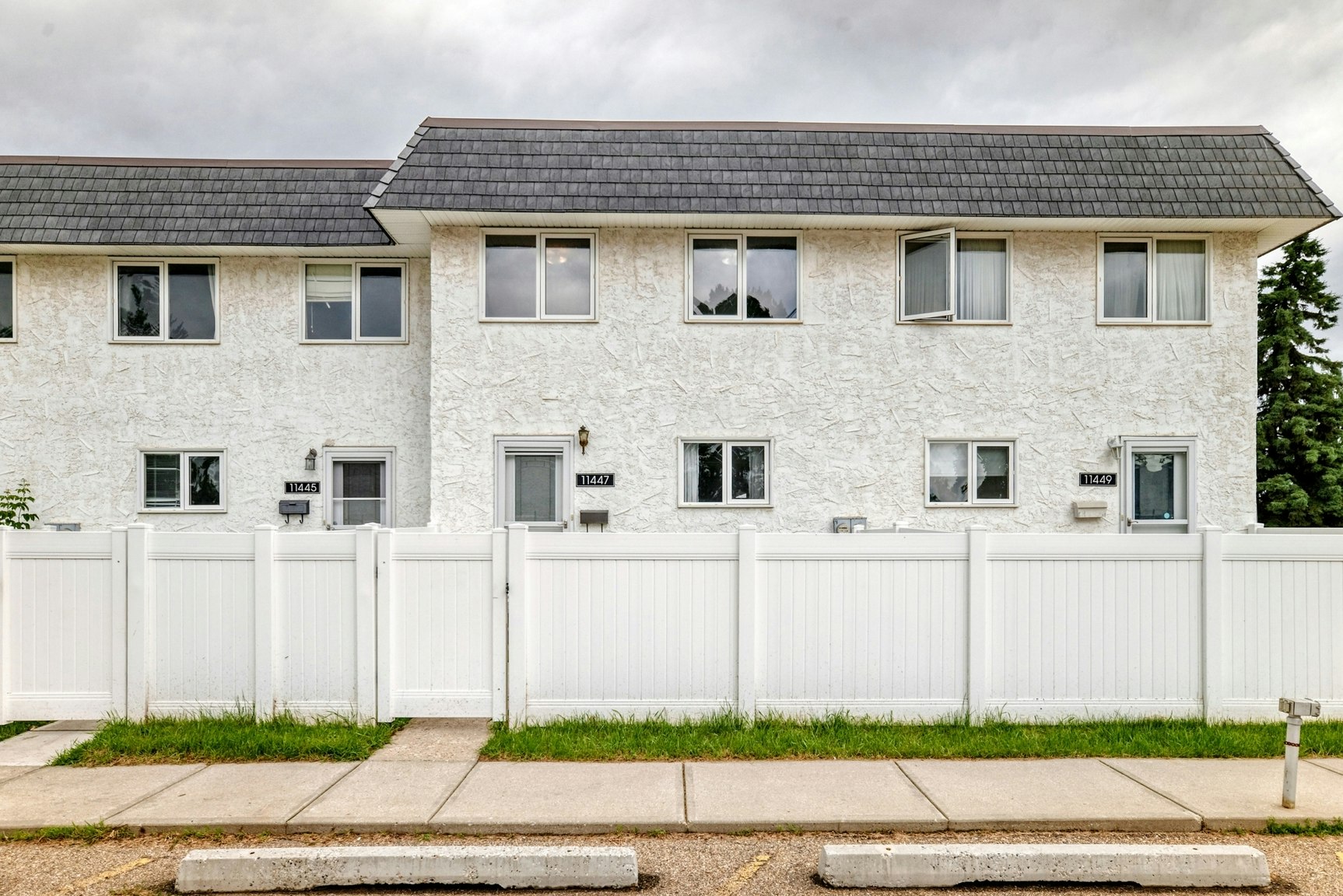 11447 22 Avenue NW, Edmonton, AB, T6J 4V8 - 21