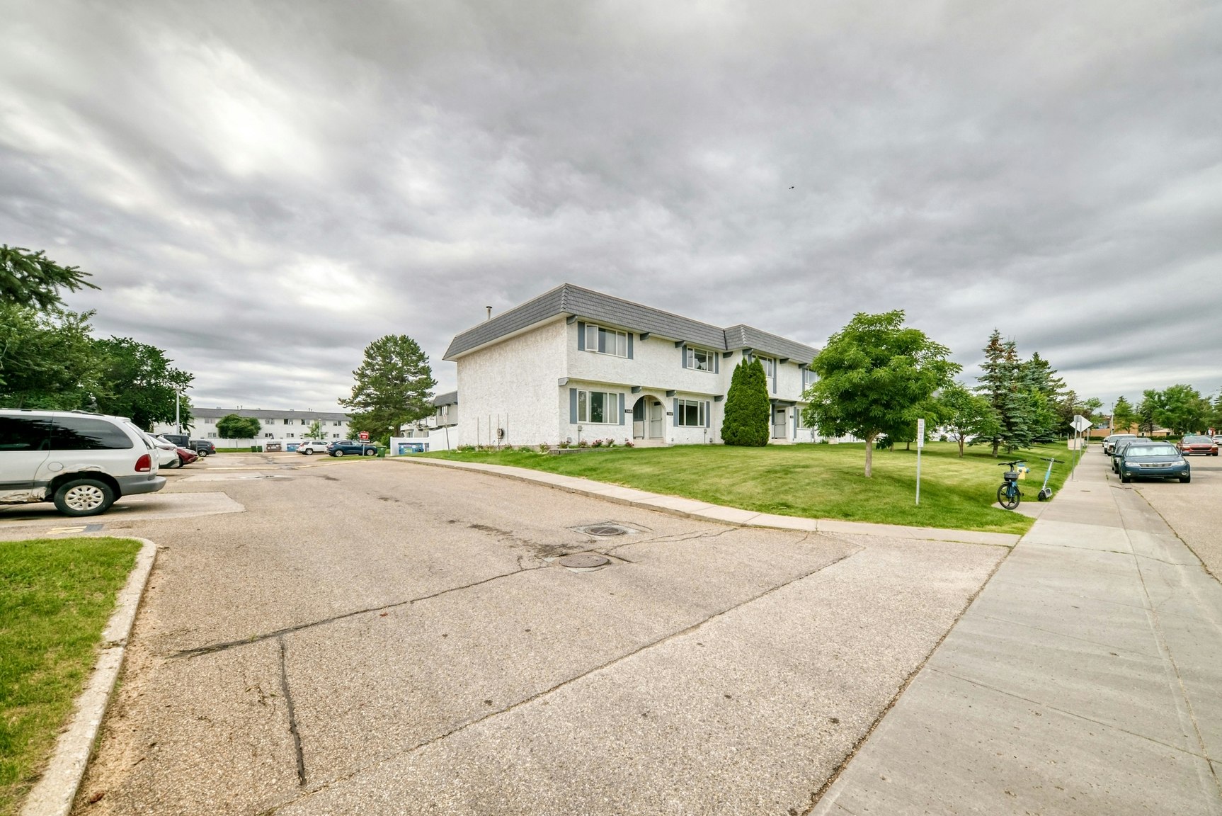 11447 22 Avenue NW, Edmonton, AB, T6J 4V8 - 24