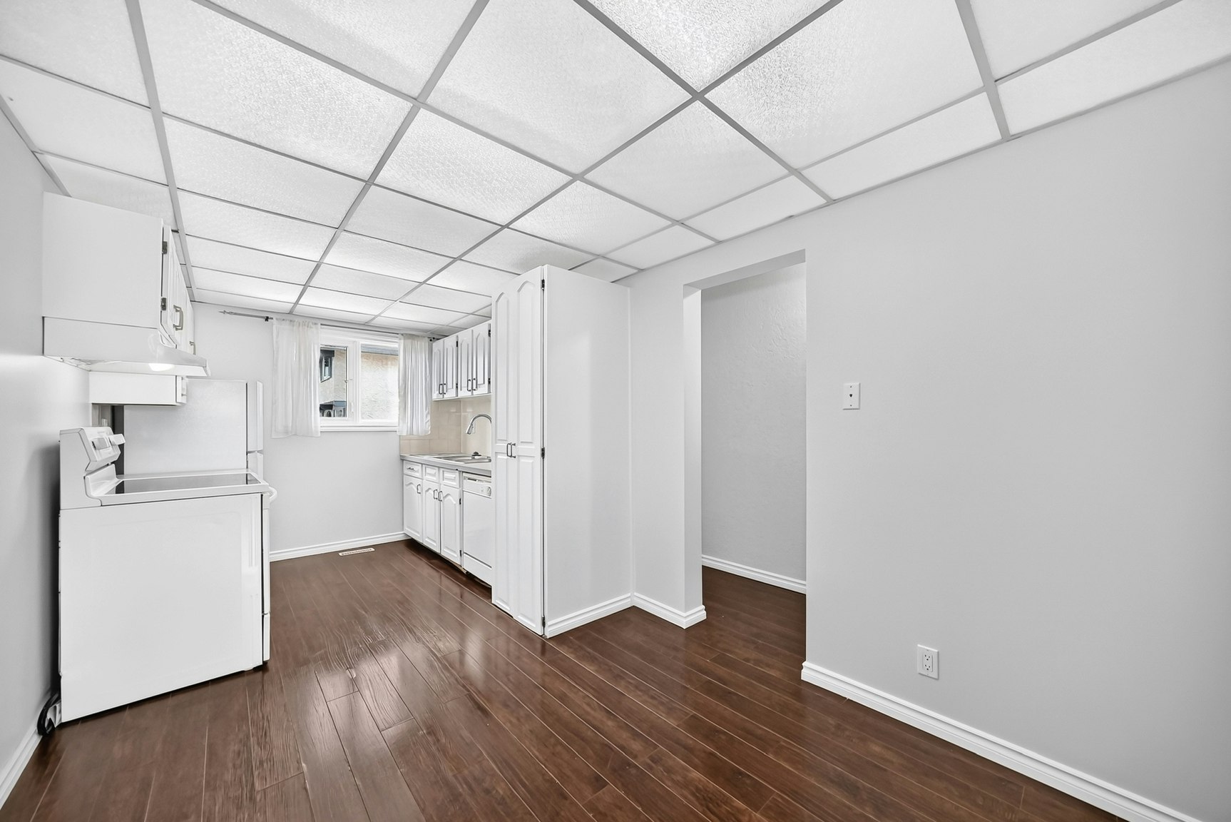 11447 22 Avenue NW, Edmonton, AB, T6J 4V8 - 10