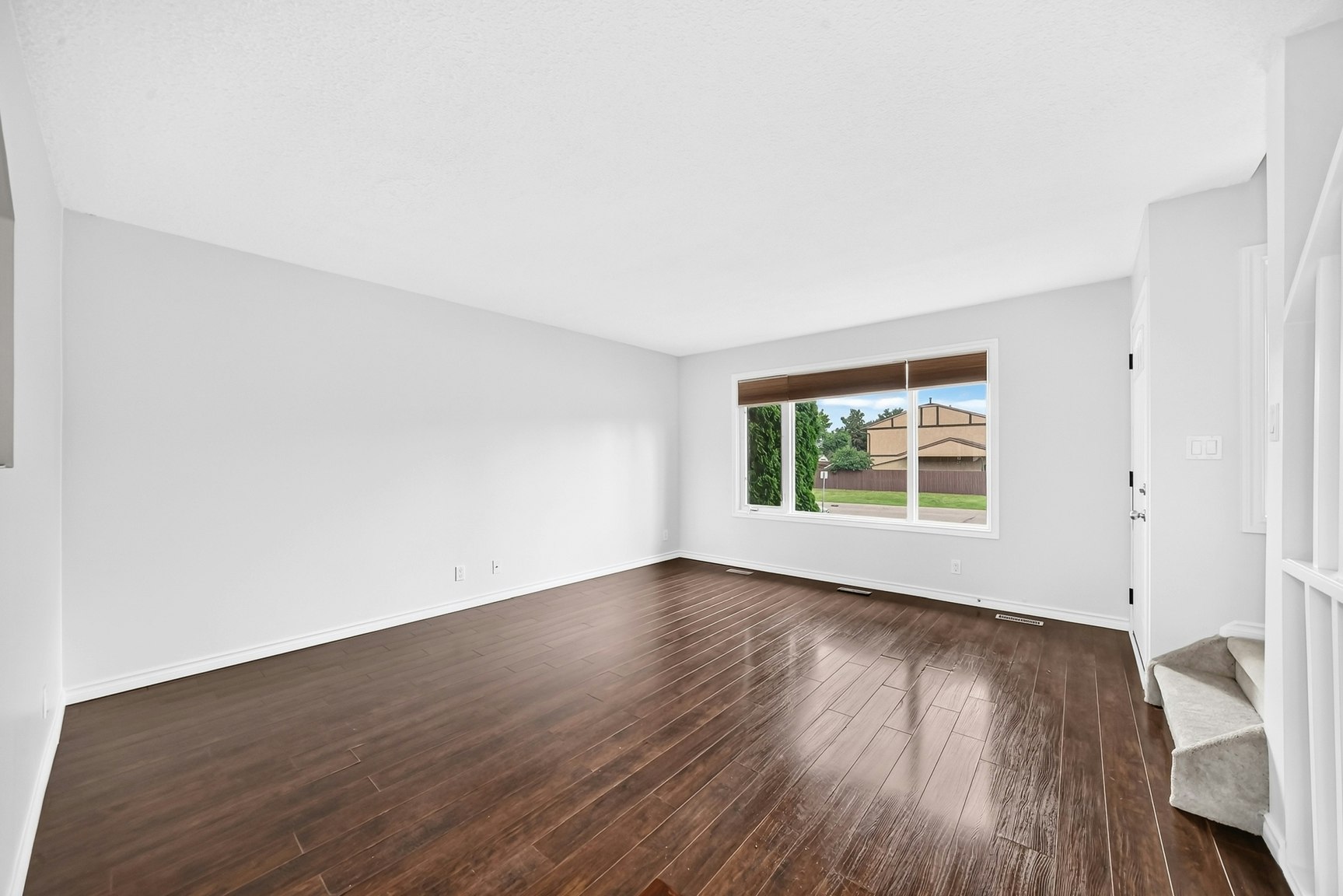 11447 22 Avenue NW, Edmonton, AB, T6J 4V8 - 8