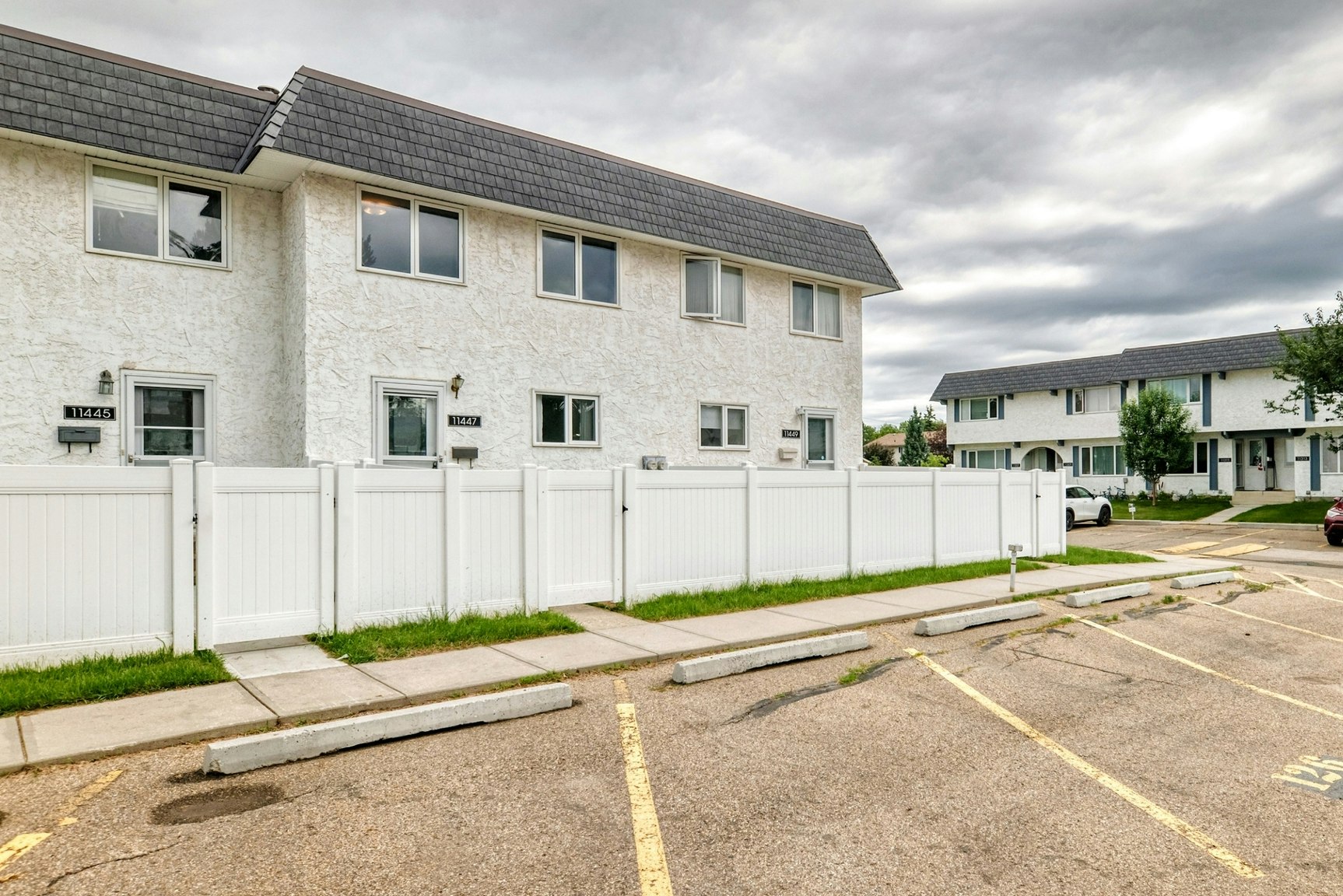 11447 22 Avenue NW, Edmonton, AB, T6J 4V8 - 22