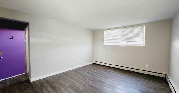 2-10010 154 Street NW, Edmonton, AB, T5P 2G9 - 2