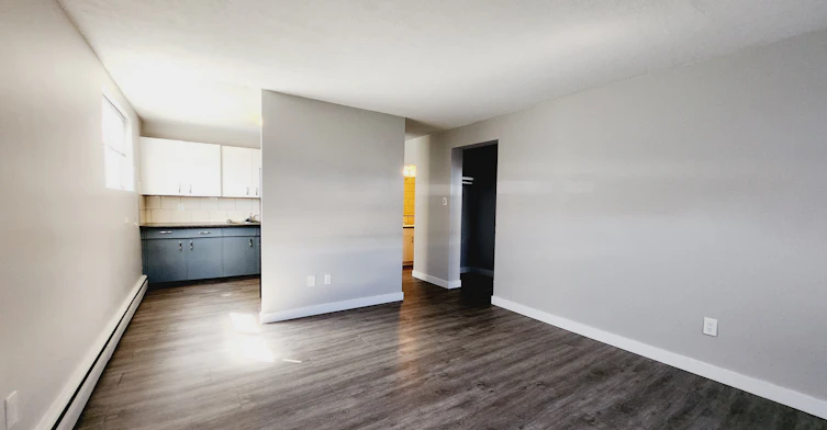 2-10010 154 Street NW, Edmonton, AB, T5P 2G9 - 3