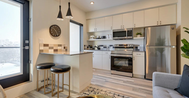 11720 103 Avenue, Edmonton, AB, T5K 0S7 - 18