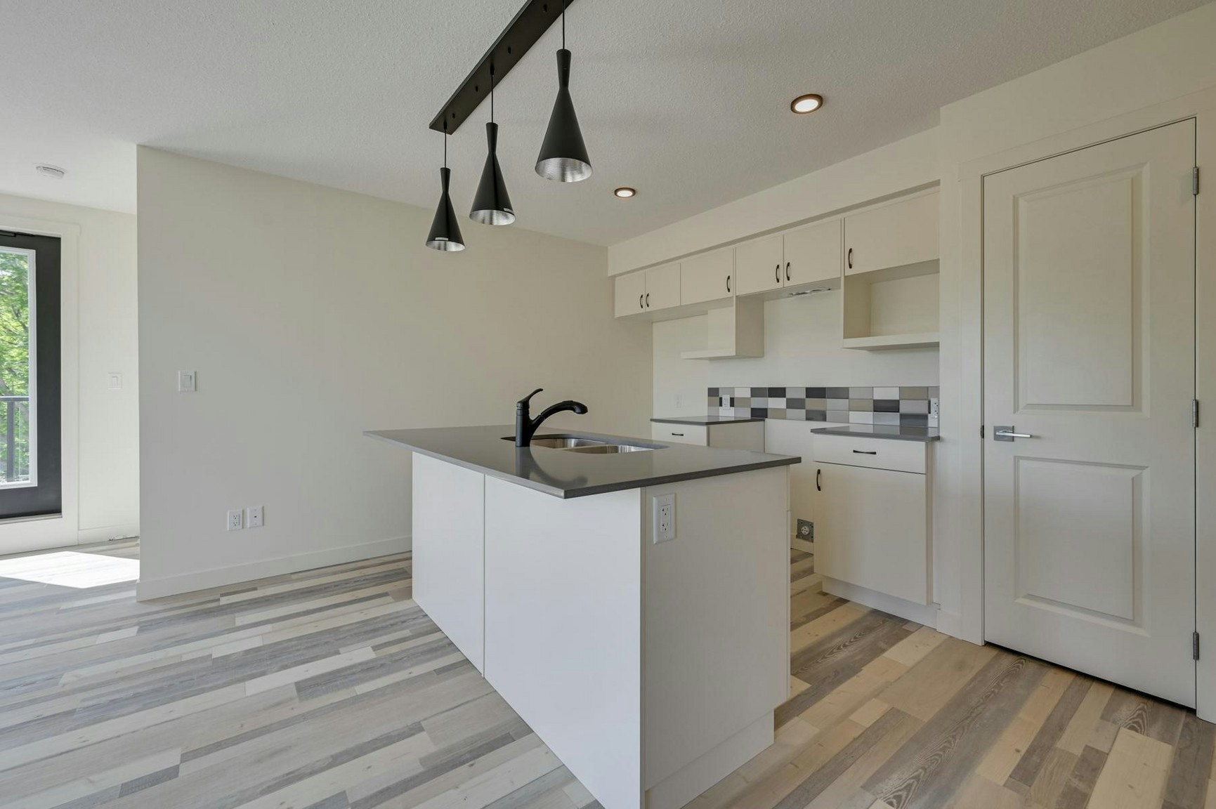 11720 103 Avenue, Edmonton, AB, T5K 0S7 - 2