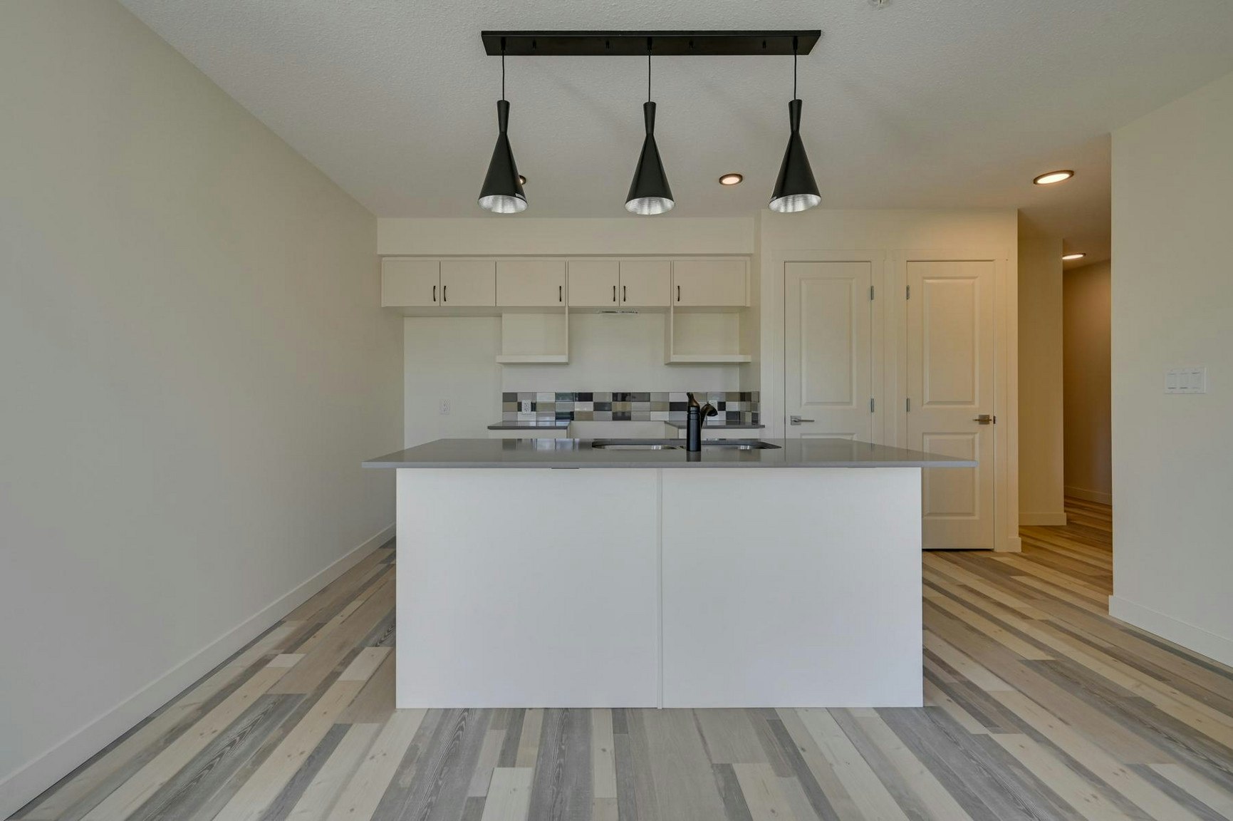 11720 103 Avenue, Edmonton, AB, T5K 0S7 - 3